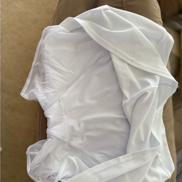 ALO Yoga White Alosoft Serve-It-Up Tennis Skort - Picture 5 of 8